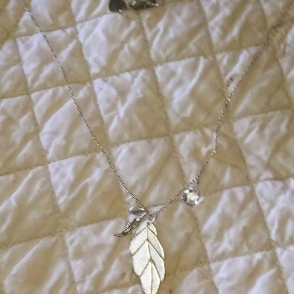 Beautiful handmade necklace with 3 charms - Picture 4 of 4